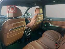 بی ئێم دەبڵیو X7